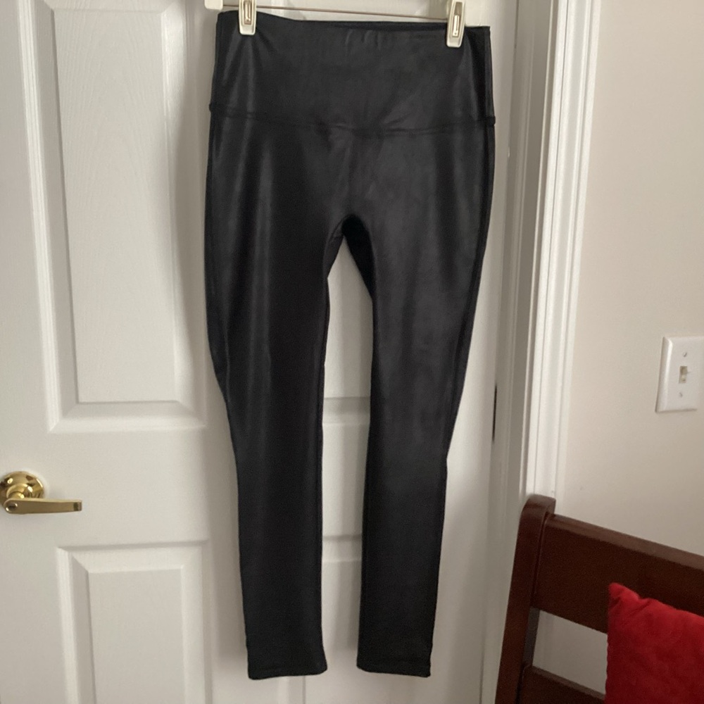 DG2 black faux leather leggings